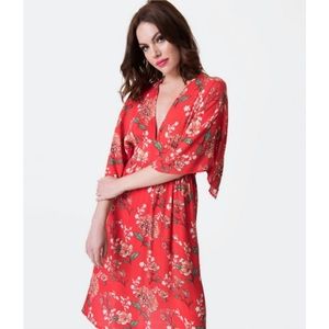Retro style floral print half sleeved midi dress